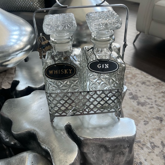 Vintage MCM whiskey, gin bar caddy, set with lock and key your not ordinary - Picture 12 of 14